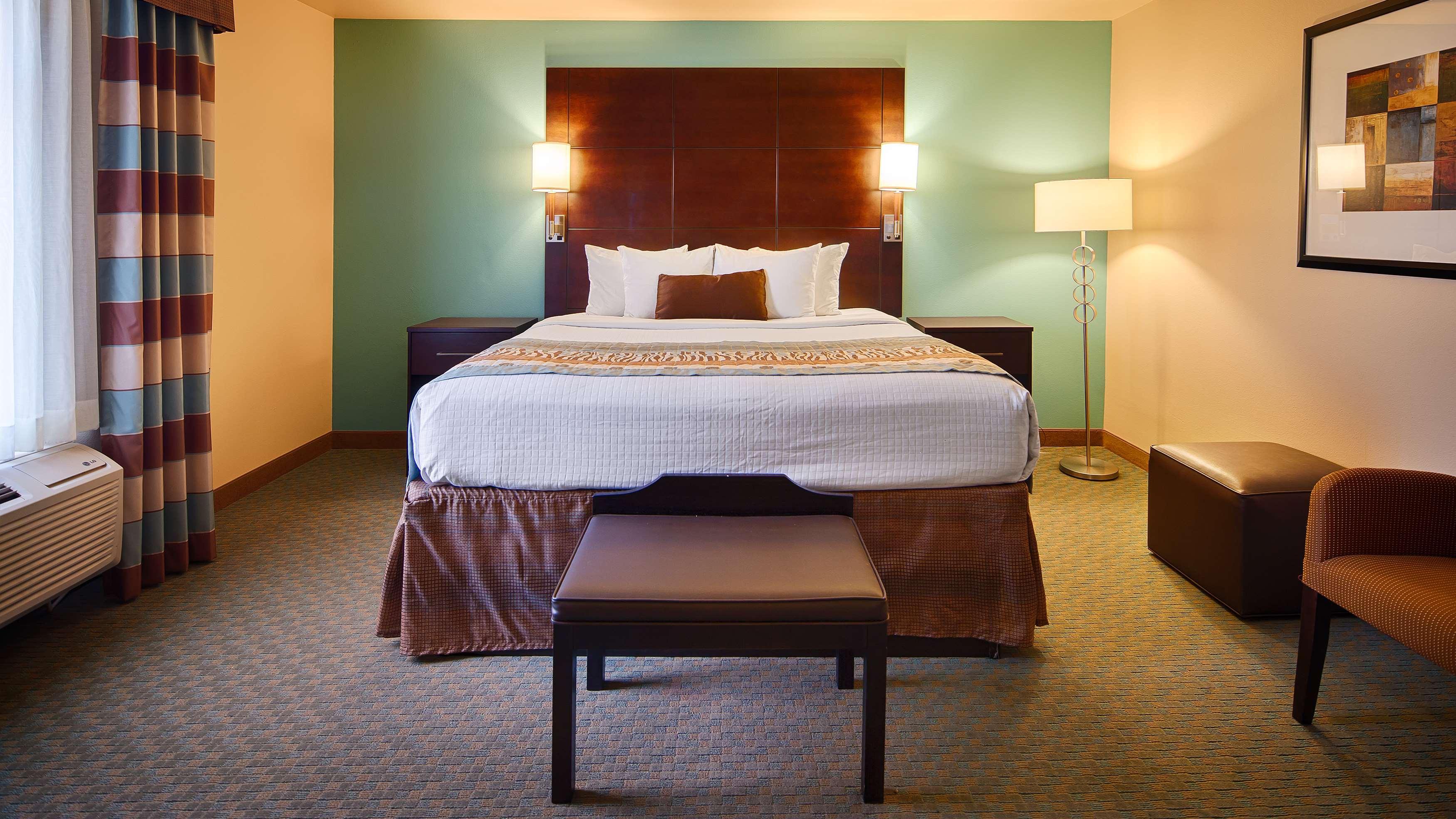 Best Western Plus Midland Suites Exteriér fotografie