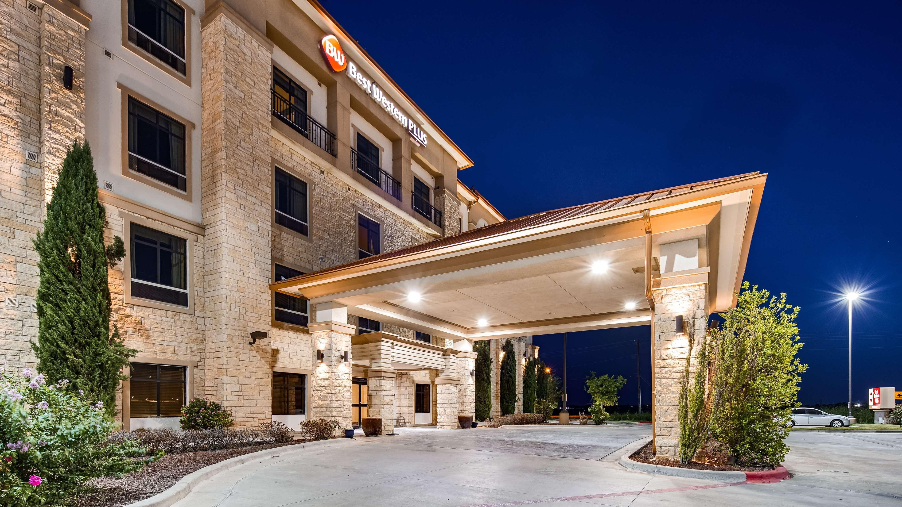 Best Western Plus Midland Suites Exteriér fotografie