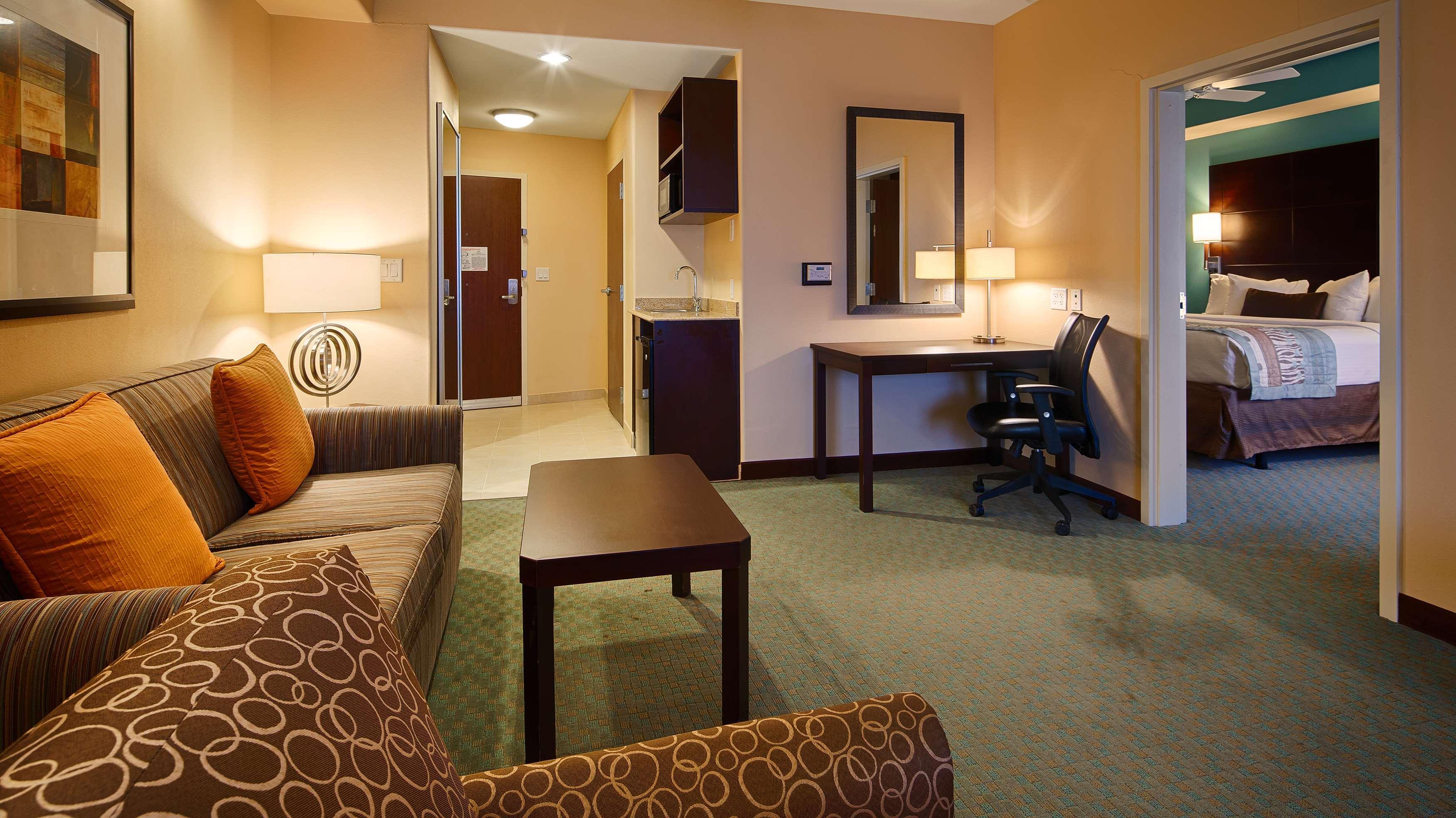 Best Western Plus Midland Suites Exteriér fotografie